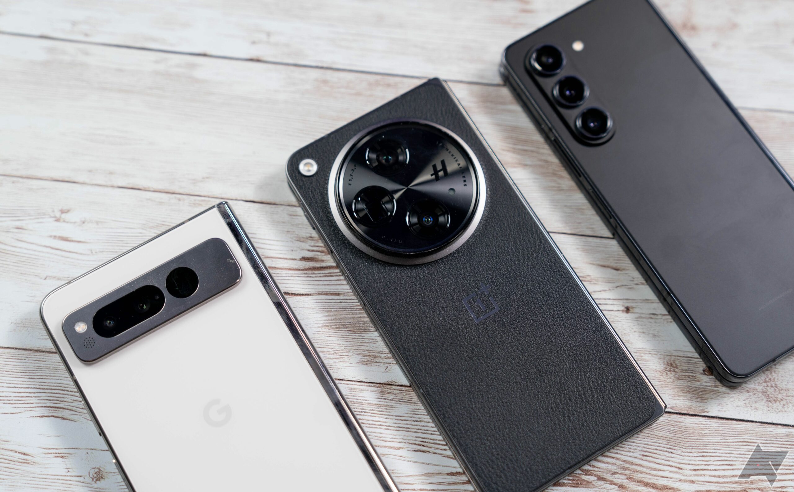 "Android musí využít momentum skládacích telefonů dříve, než bude pozdě"