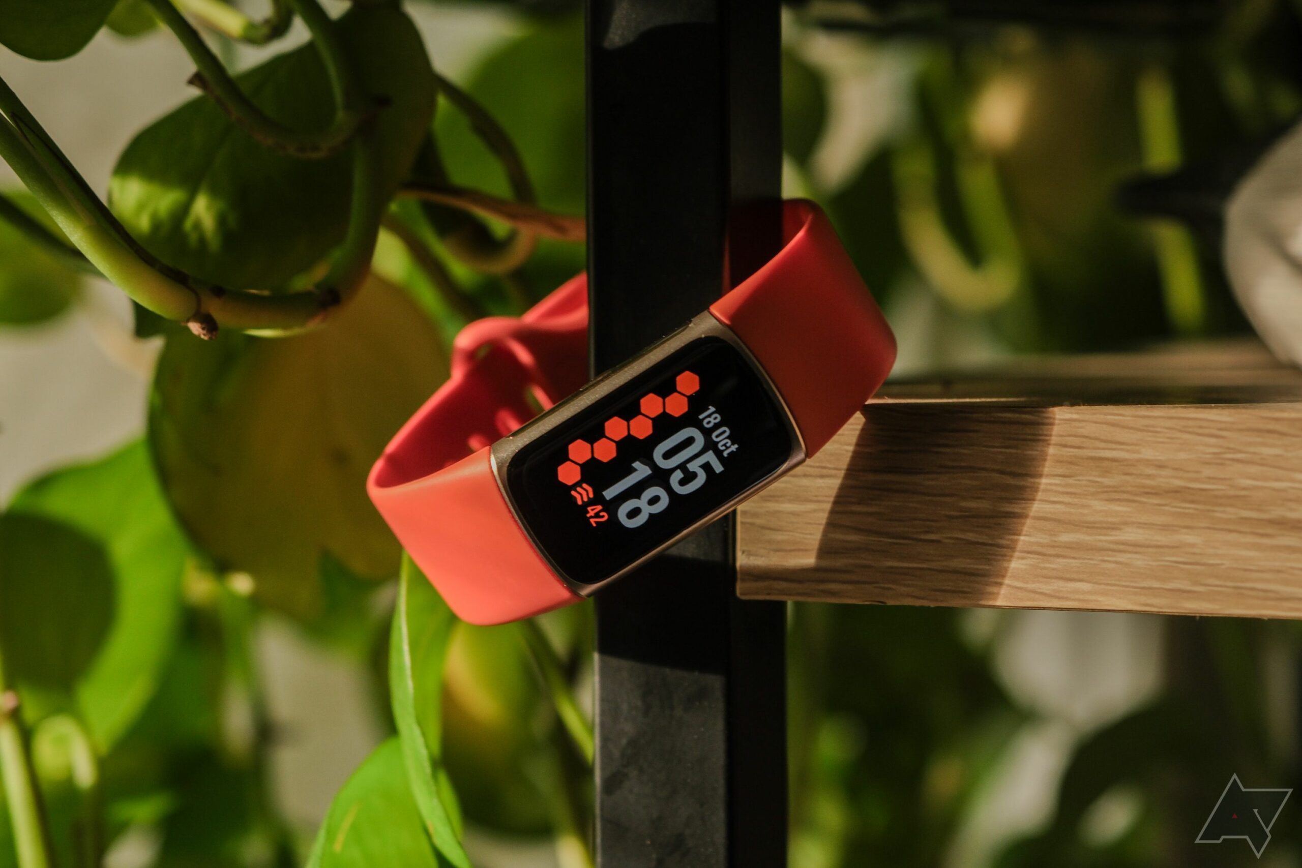 Jak změnit čas na svém Fitbit trackeru nebo hodinkách