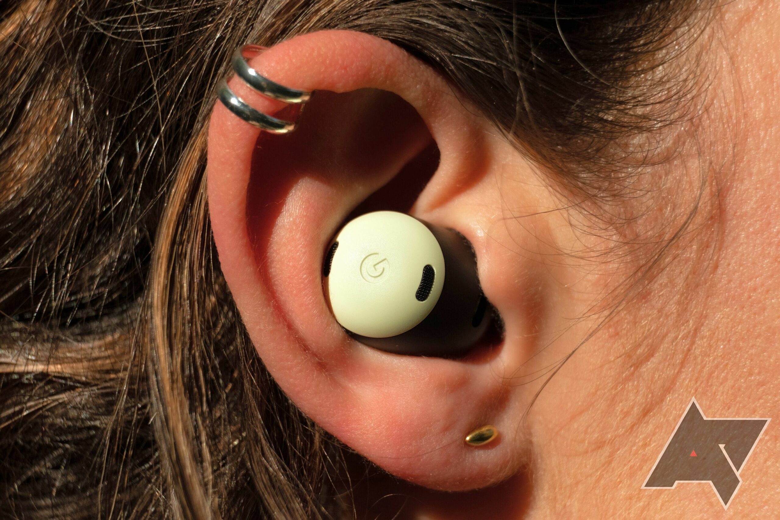 Podporují Google Pixel Buds Pro bezdrátové nabíjení?