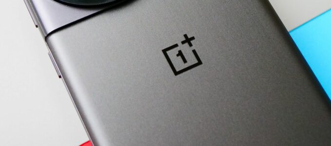 "Porovnání sedmi let aktualizací OS od OnePlus: od moderní delikatesky k zatuchlému sendviči"