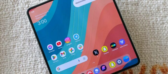 Aktualizace na Android 14 pro OnePlus Open konečně dostupná v USA