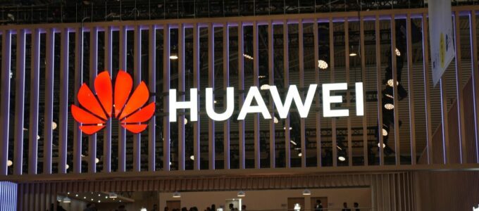 Huawei shání 2000 uživatelů pro beta program HarmonyOS - cílí na "čistší a bezpečnější systém"