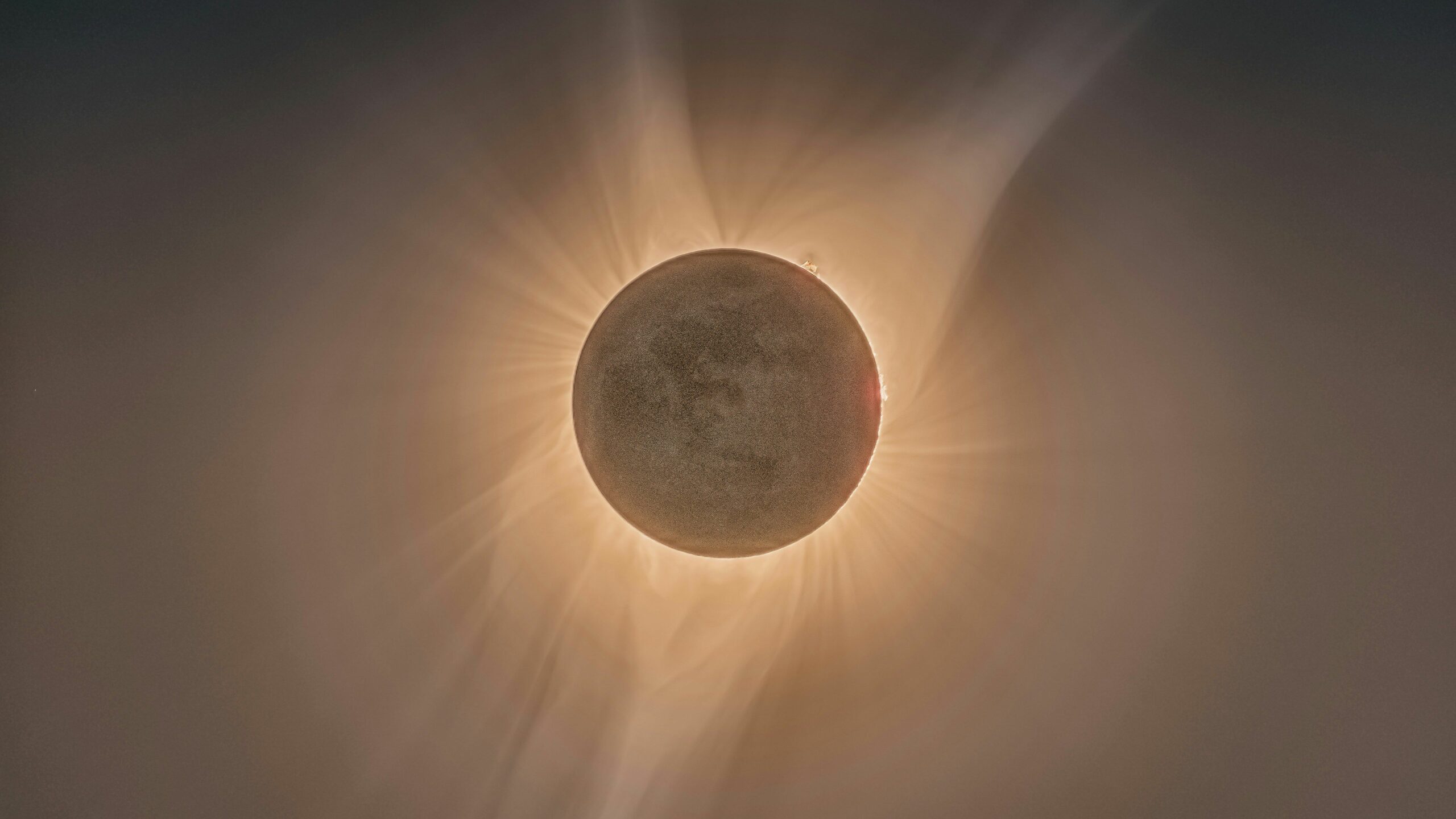 Jak fotografovat dubnové zatmění podle NASA