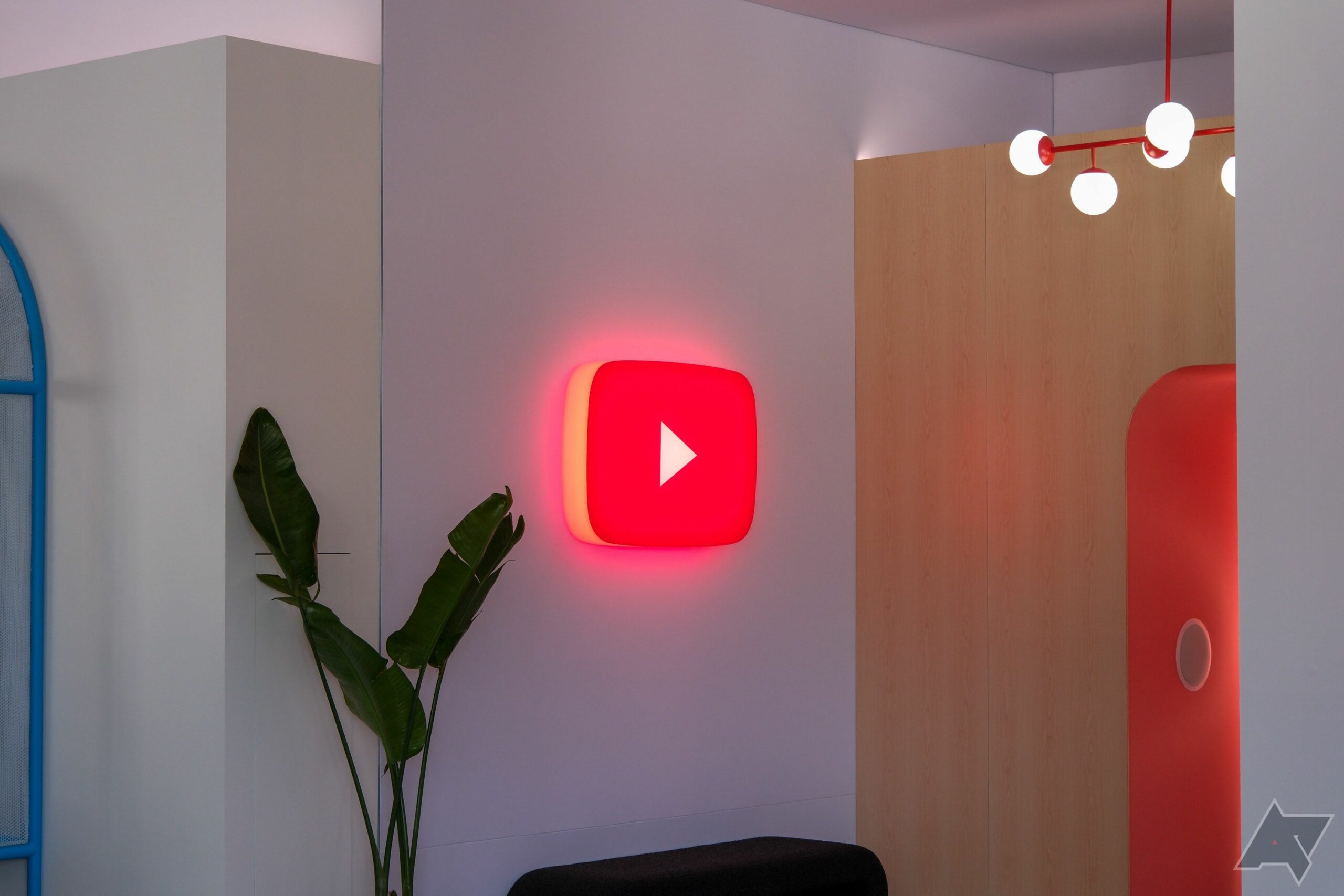 Kontroverze: YouTube nucí tvůrce k oznámení použití AI, ale ne vždy