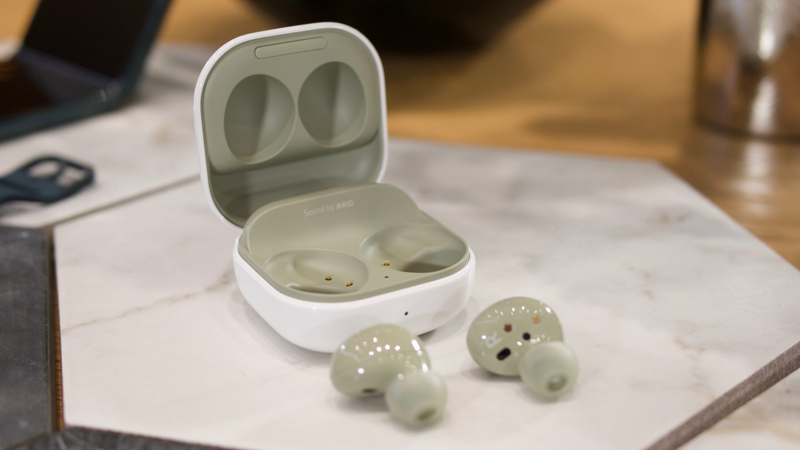 Nenechte si ujít Samsung Galaxy Buds 2 za rekordně nízkou cenu na Amazonu