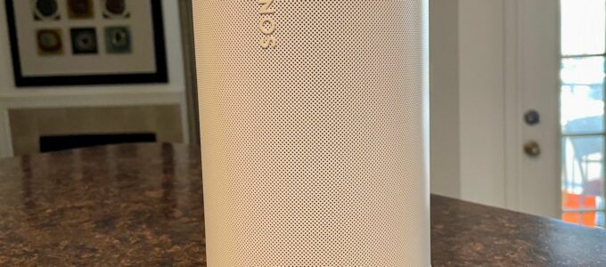 Recenze Sonos Era 100: Plný zvuk pro celou místnost s promyšlenými vylepšeními