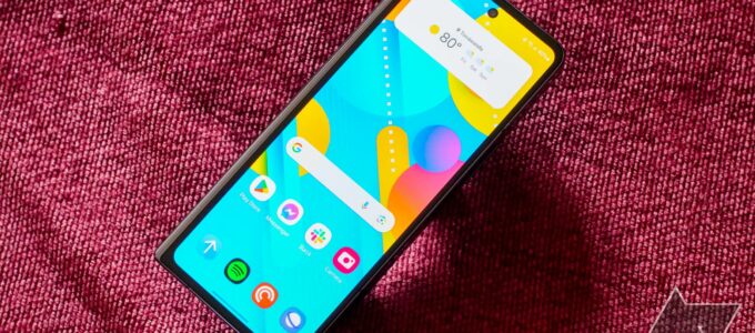 Samsungova nová generace skládacích telefonů opět může zklamat svými dobíjecími rychlostmi