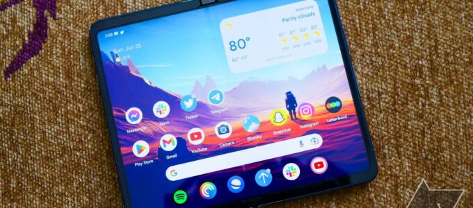 The Pixel Fold s Android 15 DP2 si půjčuje trik zámku obrazovky od OnePlus Open