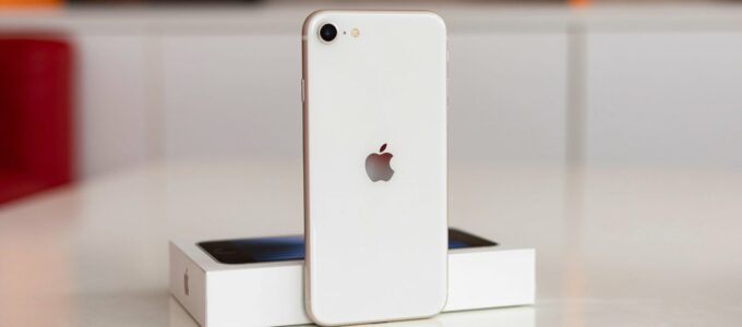 Výroba displeje pro iPhone SE 4 by mohla přejít na BOE, Samsung se brání ceně