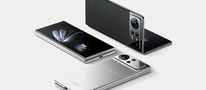 Xiaomi MIX Fold 4 s 1TB úložištěm a dvousměrnou satelitní komunikací