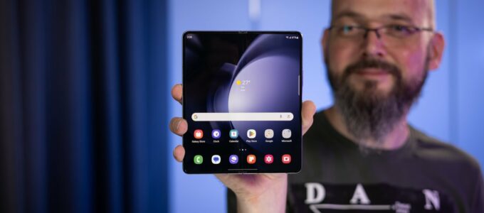 "Čeká vás horká nabídka: Galaxy Z Fold 5, Pixel 8, Surface Pro 9 a další šílené slevy"