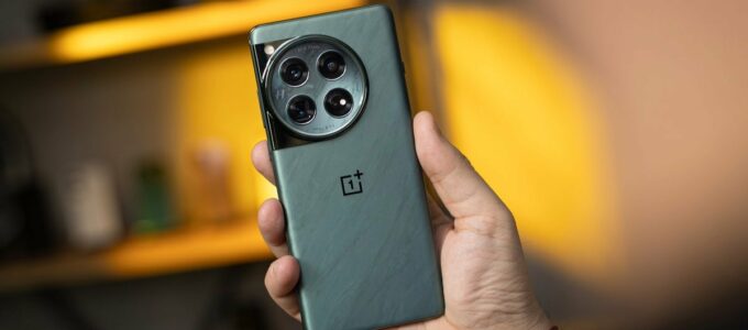 Dalších 150 000 obchodů v Indii může přestat prodávat značku OnePlus