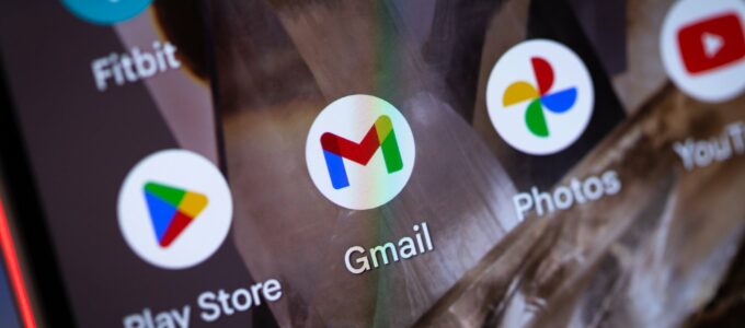 Google možná přinese AI souhrny e-mailů do Gmailu na Androidu.