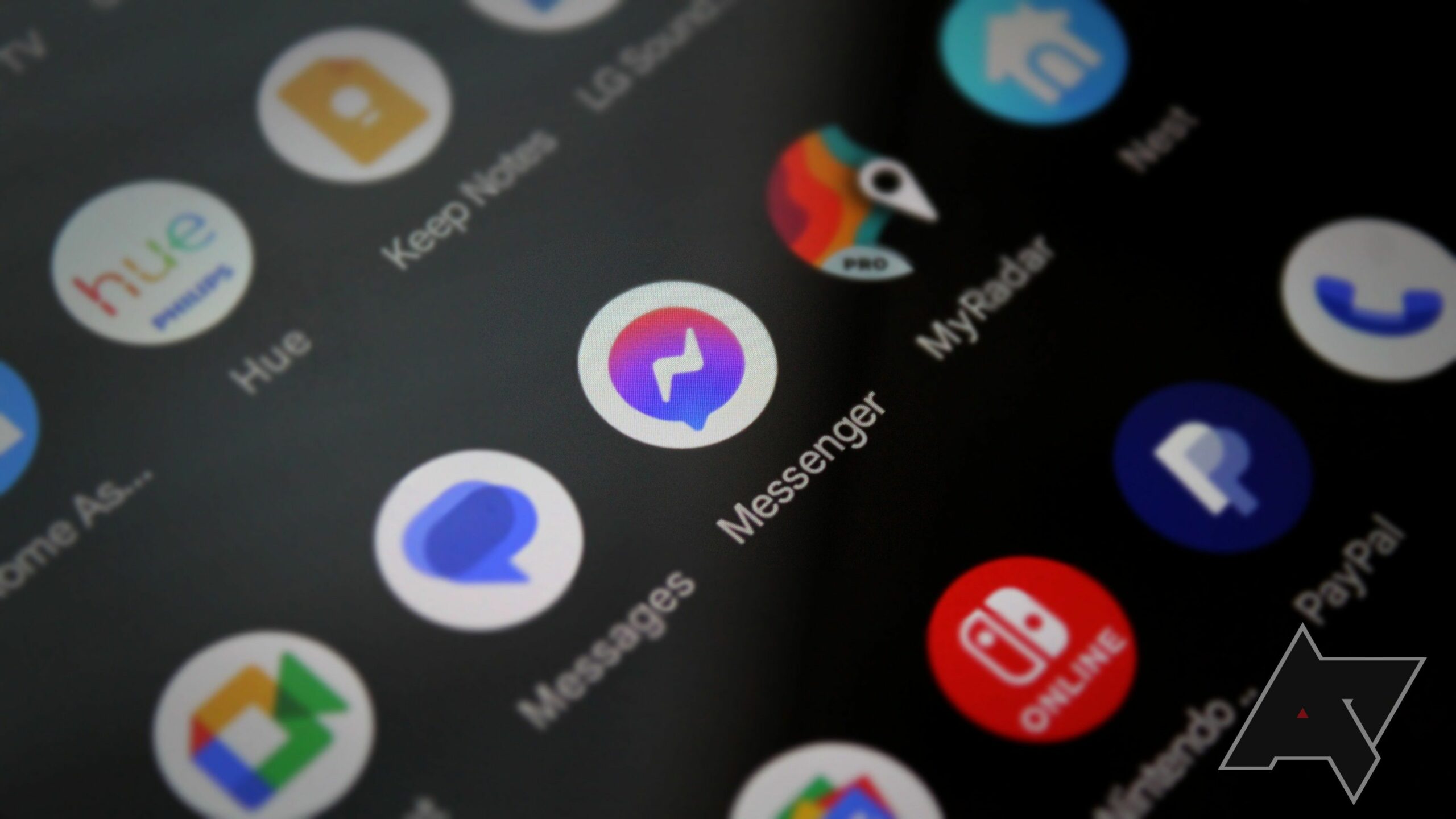 Messenger představuje sdílení HD fotografií měsíce po WhatsApp