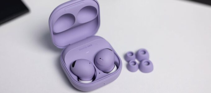 Nová aktualizace: Aplikace Samsung Music nyní kompatibilní s ovládáním Galaxy Buds