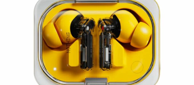 Nové sluchátka od Nothing: Žlutý proud z ucha