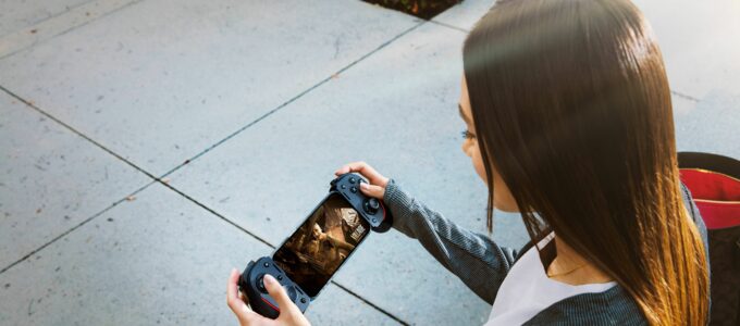 Nový Razer Kishi Ultra propojuje telefon a tablet