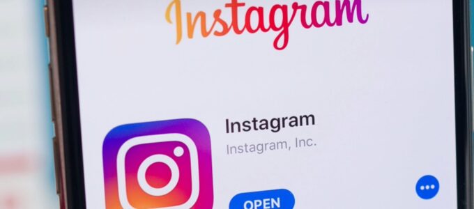 Přesun Instagramových zpráv do profilu a nové vlastní nálepky