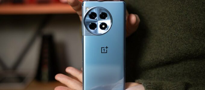 Problémy s prodejem zařízení OnePlus v tisících obchodů v zemi