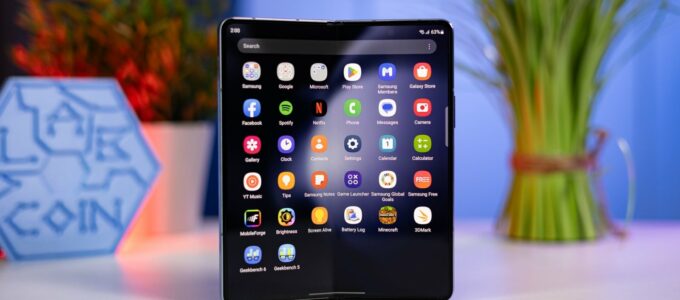 Samsungův skvostný Galaxy Z Fold 5 nyní s úžasnou slevou $400 na Amazonu