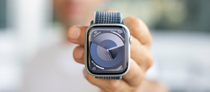 Svířející slevy na Apple Watch Series 9 - až 100$ levněji!