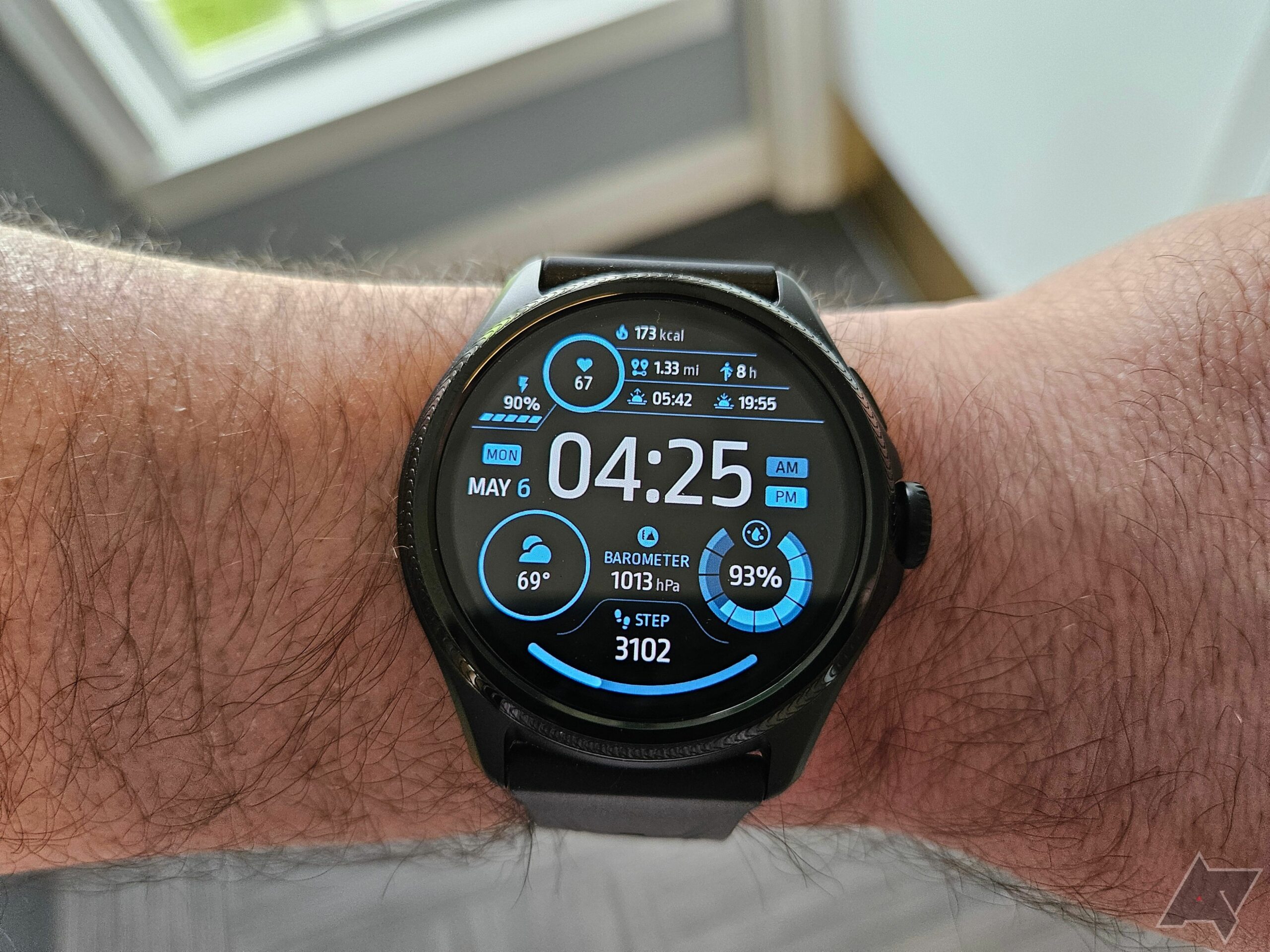 Mobvoi TicWatch Pro 5 Enduro: Nový model s vylepšenými funkcemi