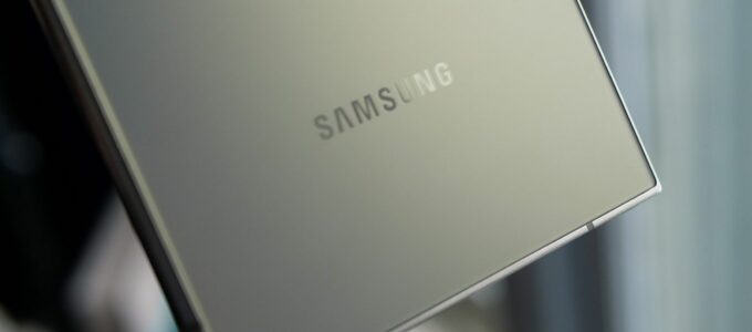 Samsung Galaxy S24 Ultra - nejprodávanější Android telefon letošního roku
