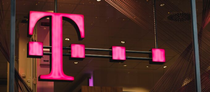 T-Mobile odložil svou akci proti domácímu internetu kvůli nedostatečnému výkonu.