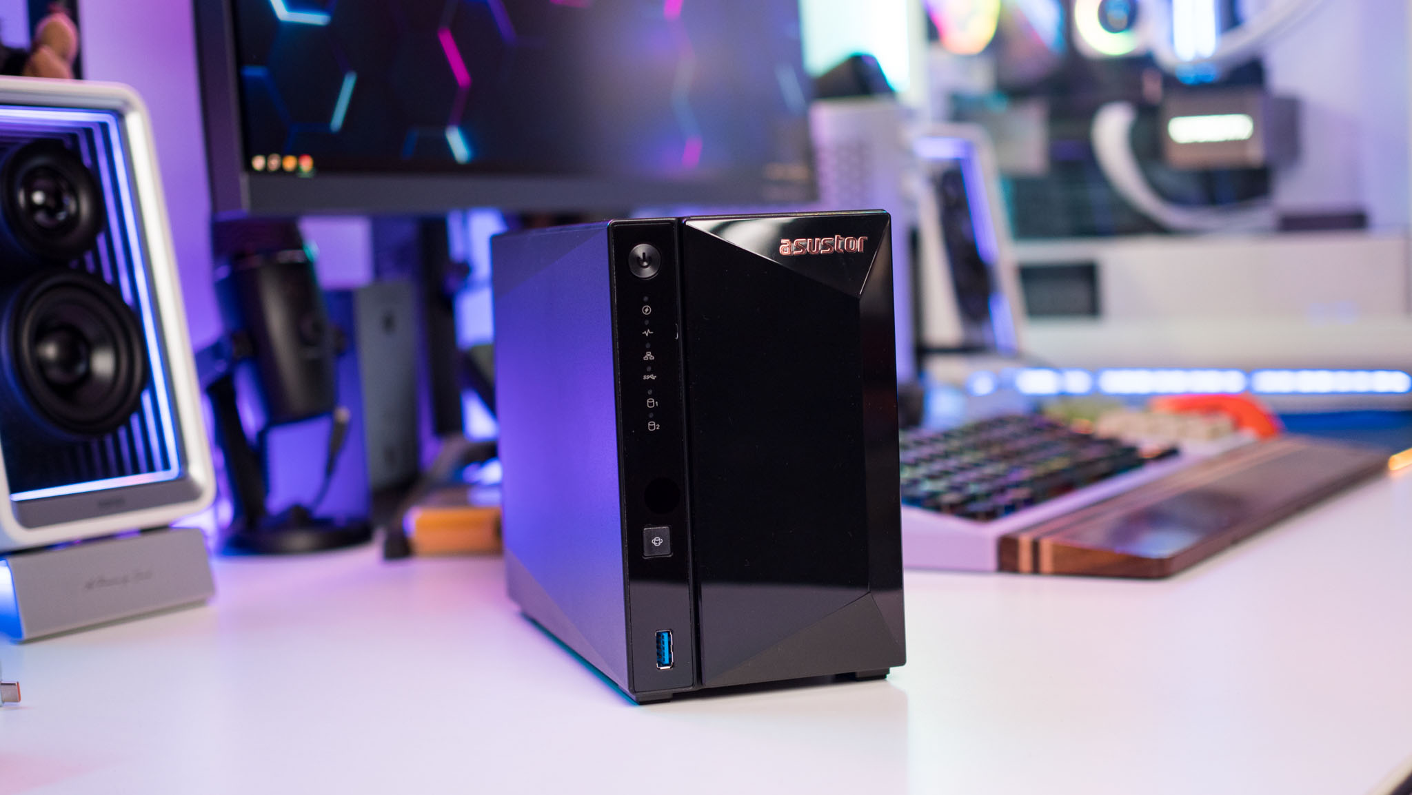ASUSTOR AS3302T v2: Skvělý 2-slotový NAS s 2.5GbE připojením