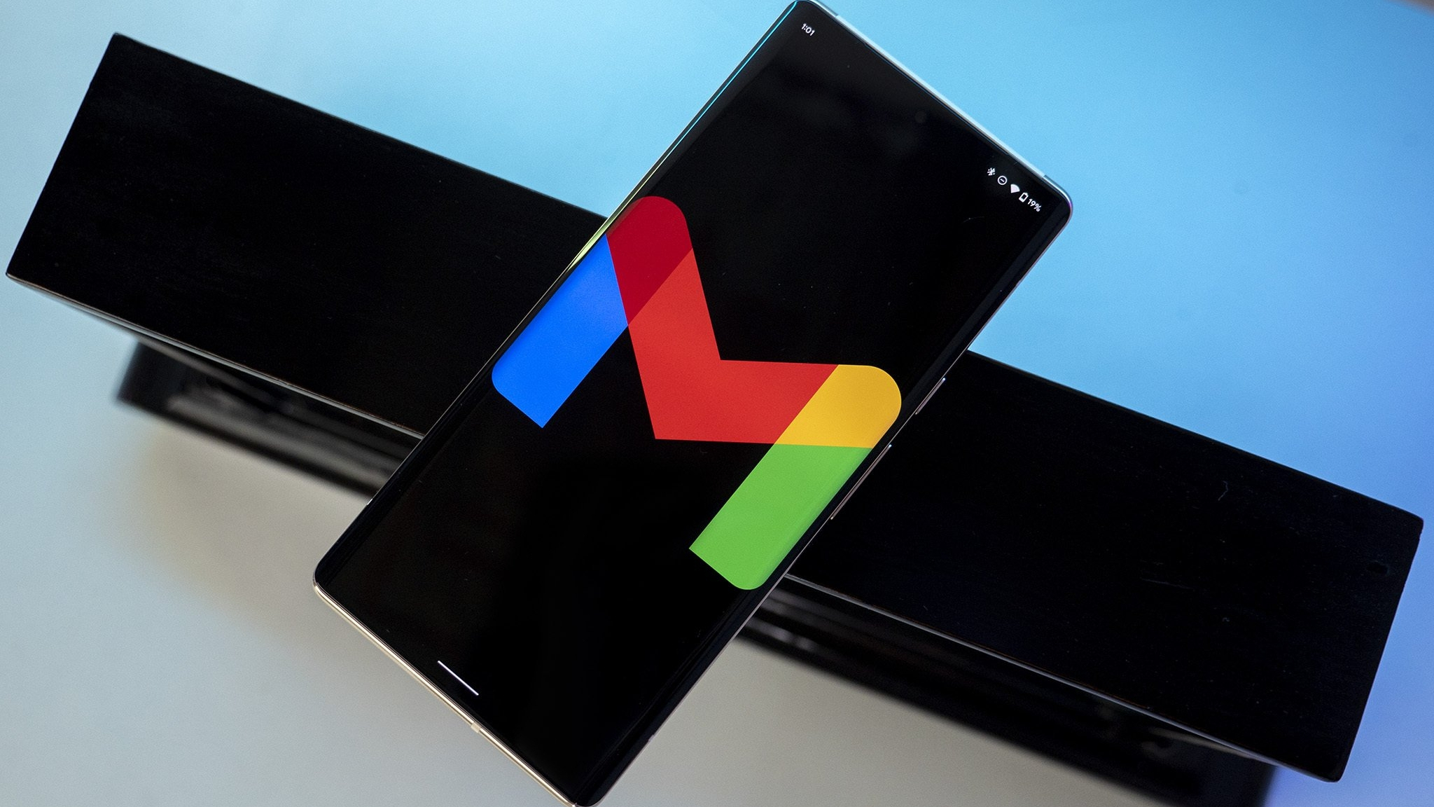 Google Gemini nyní v Gmailu: píše shrnutí a rychlé odpovědi