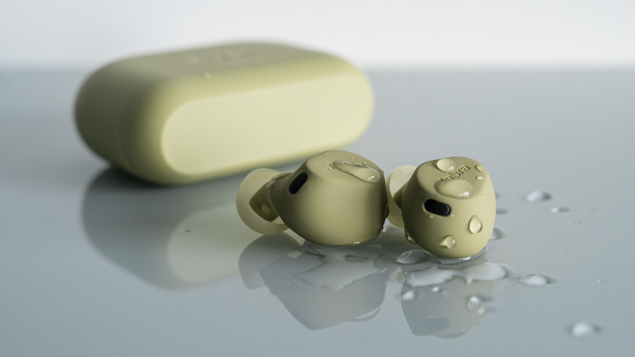 Recenze Jabra Elite 8 Active Gen 2: Stylový společník na cesty