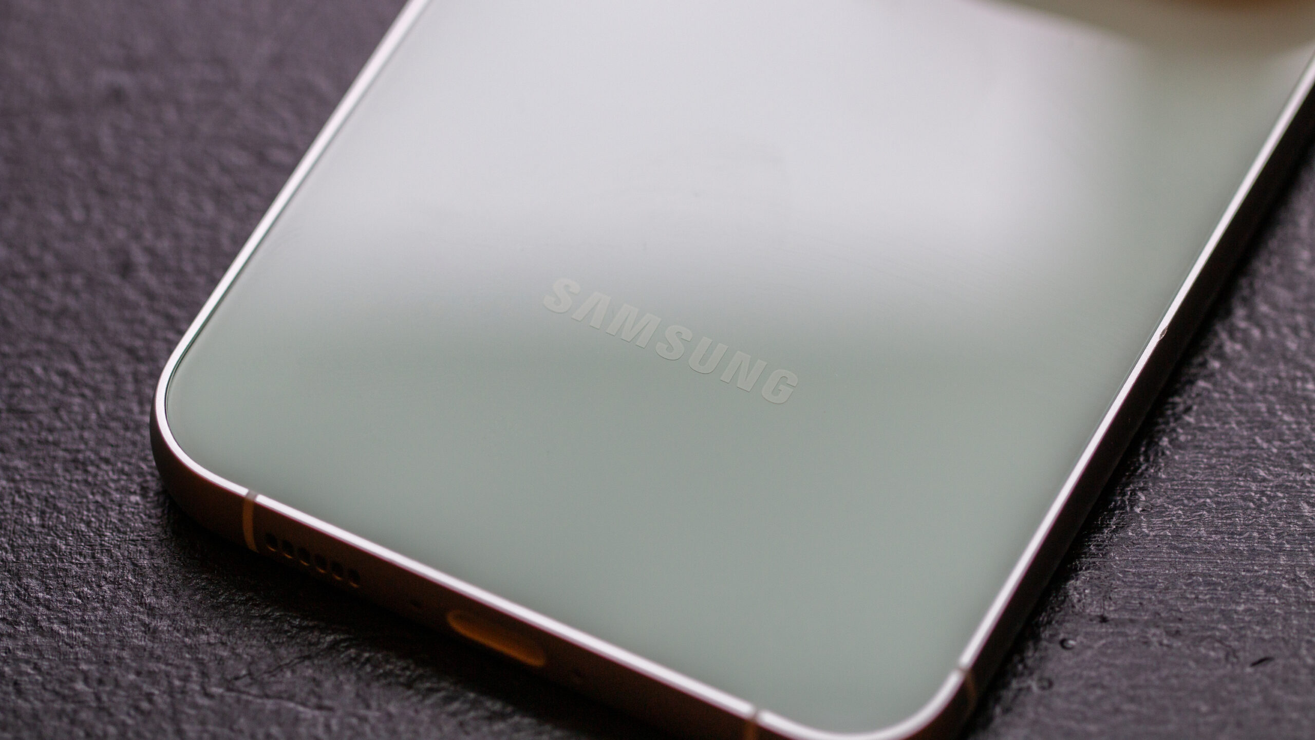Samsung dostal pokutu 192 milionů $ za porušení patentů na nabíjení