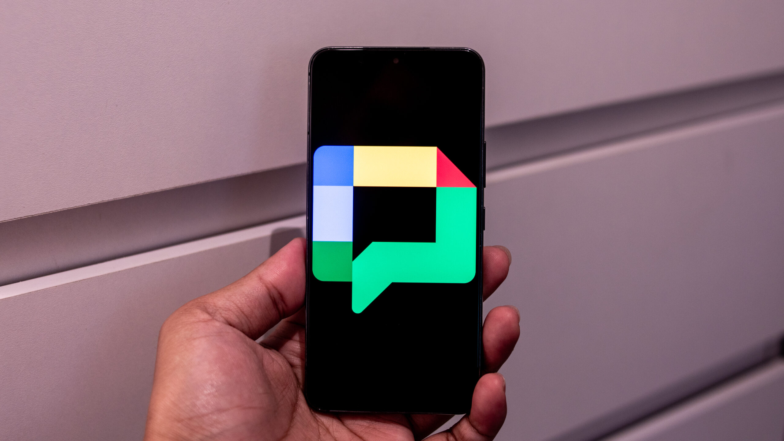 Google Chat umožňuje sdílet videa jako na WhatsAppu