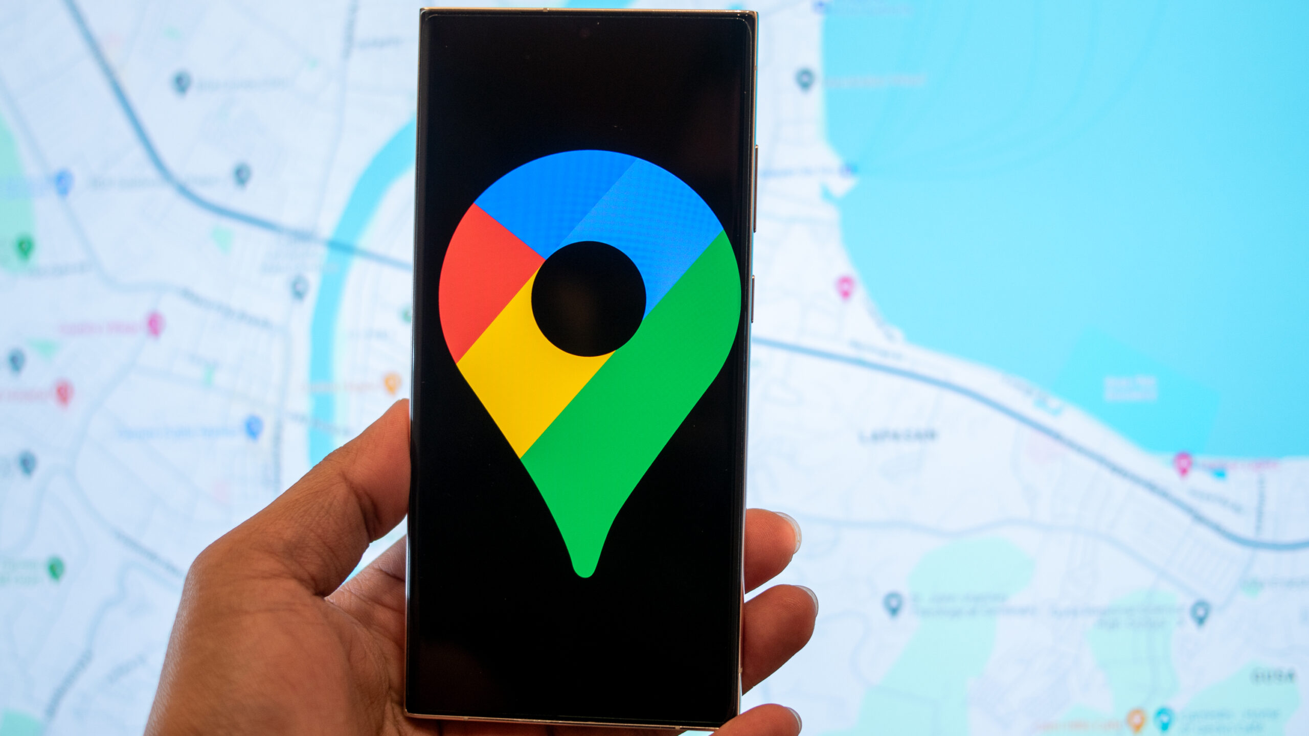 Google Maps usnadňuje hledání a rezervaci parkování