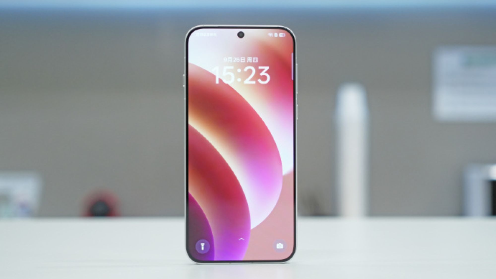 OPPO Find X8 přichází s magnetickým nabíjením ve stylu MagSafe
