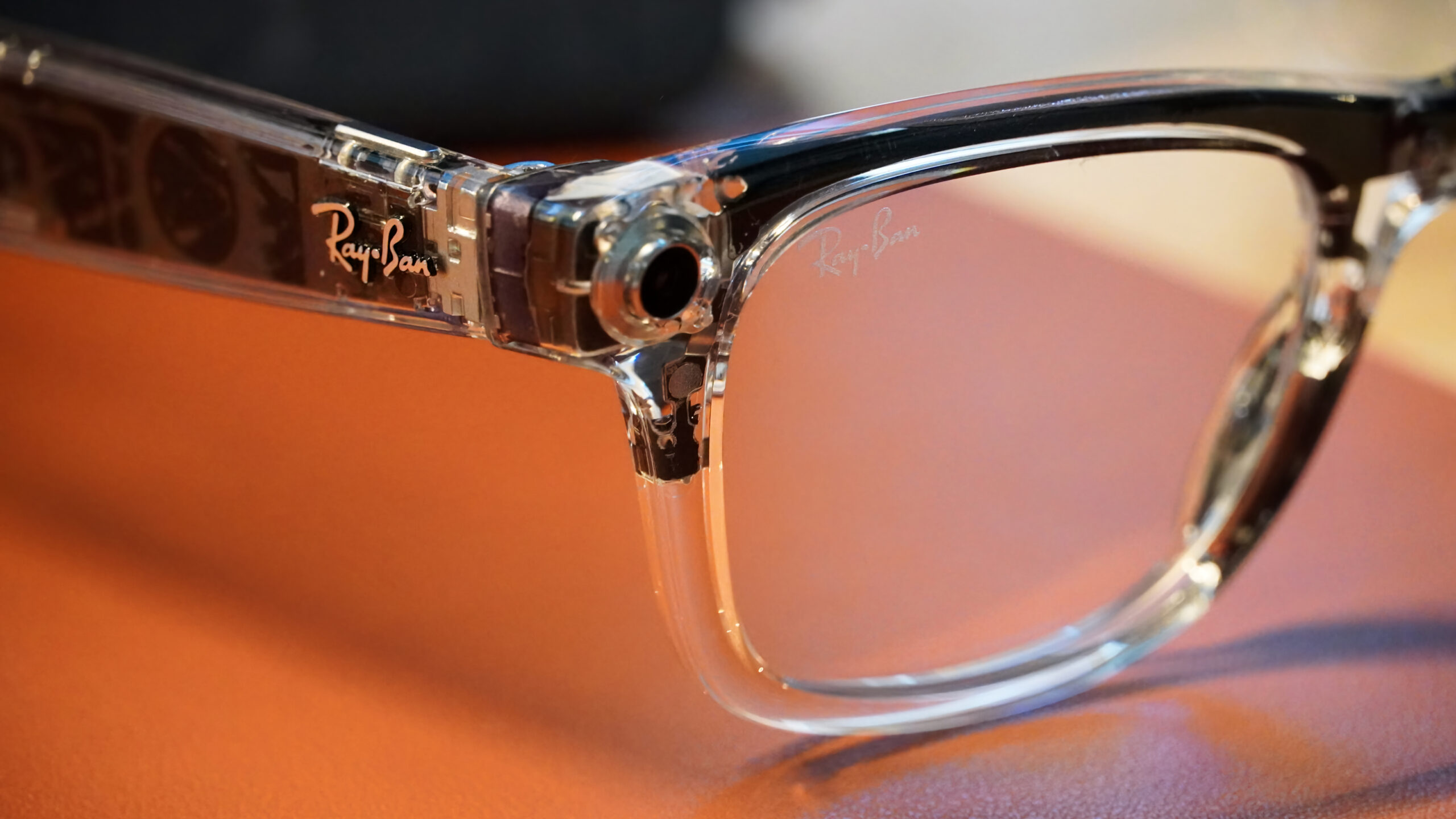 Ray-Ban Meta brýle dostaly futuristickou AI aktualizaci