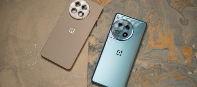 OnePlus 13R vs. 12R: Jak vybrat ten správný telefon?