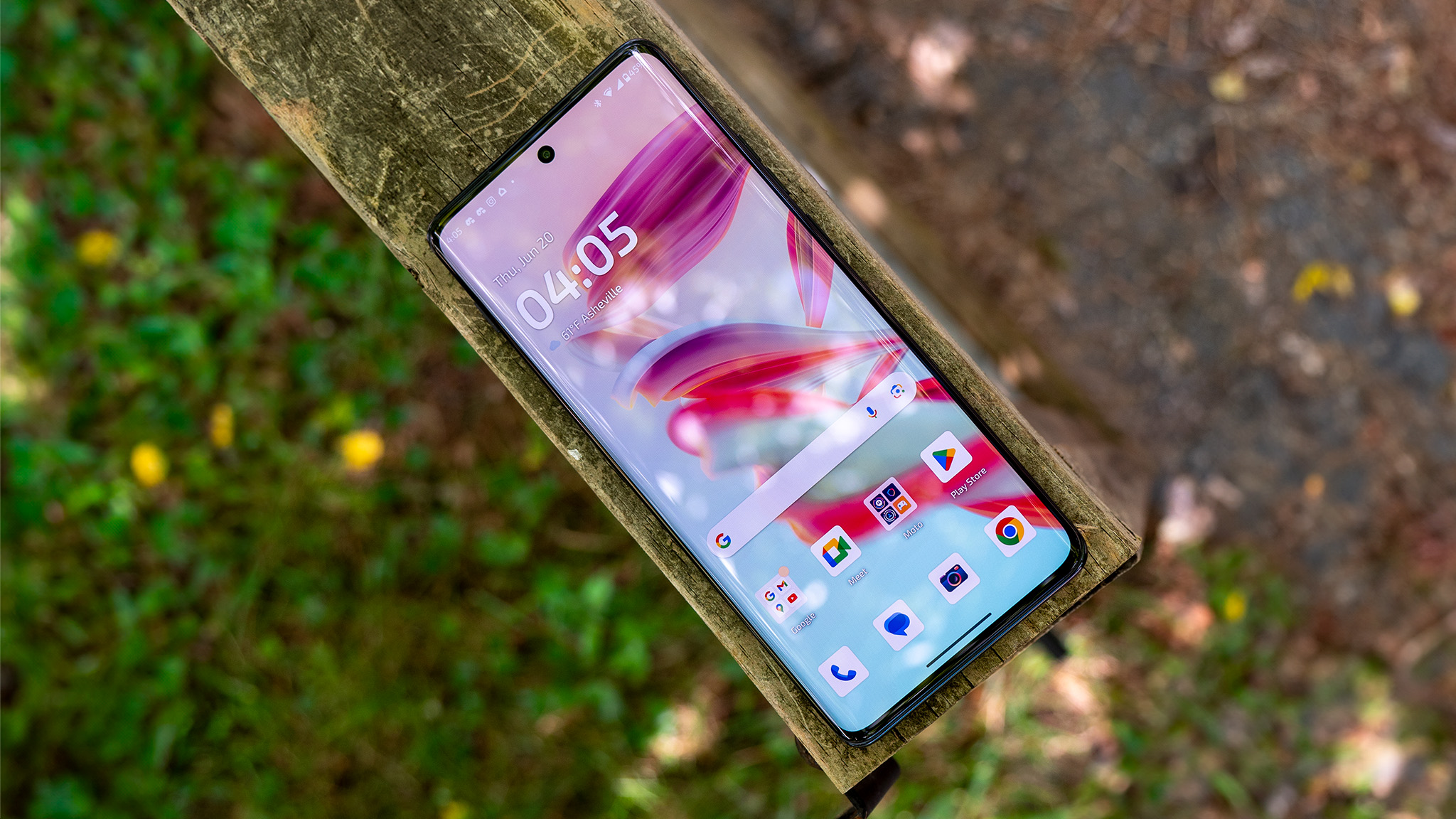 Samsung Galaxy S25 vs. Motorola Edge: Vyplatí se připlatit?