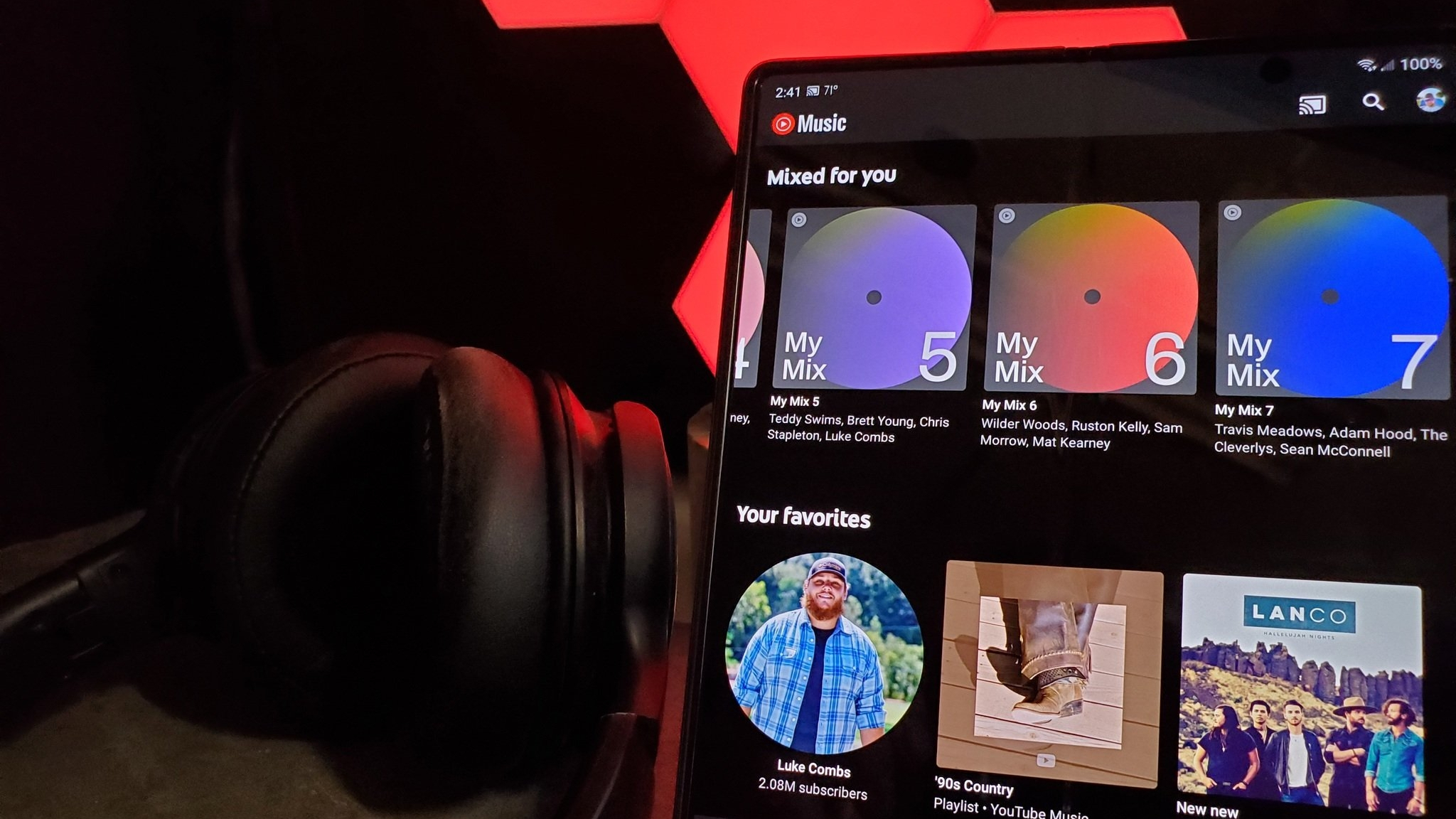 YouTube Music upravuje stránky umělců do moderního vzhledu