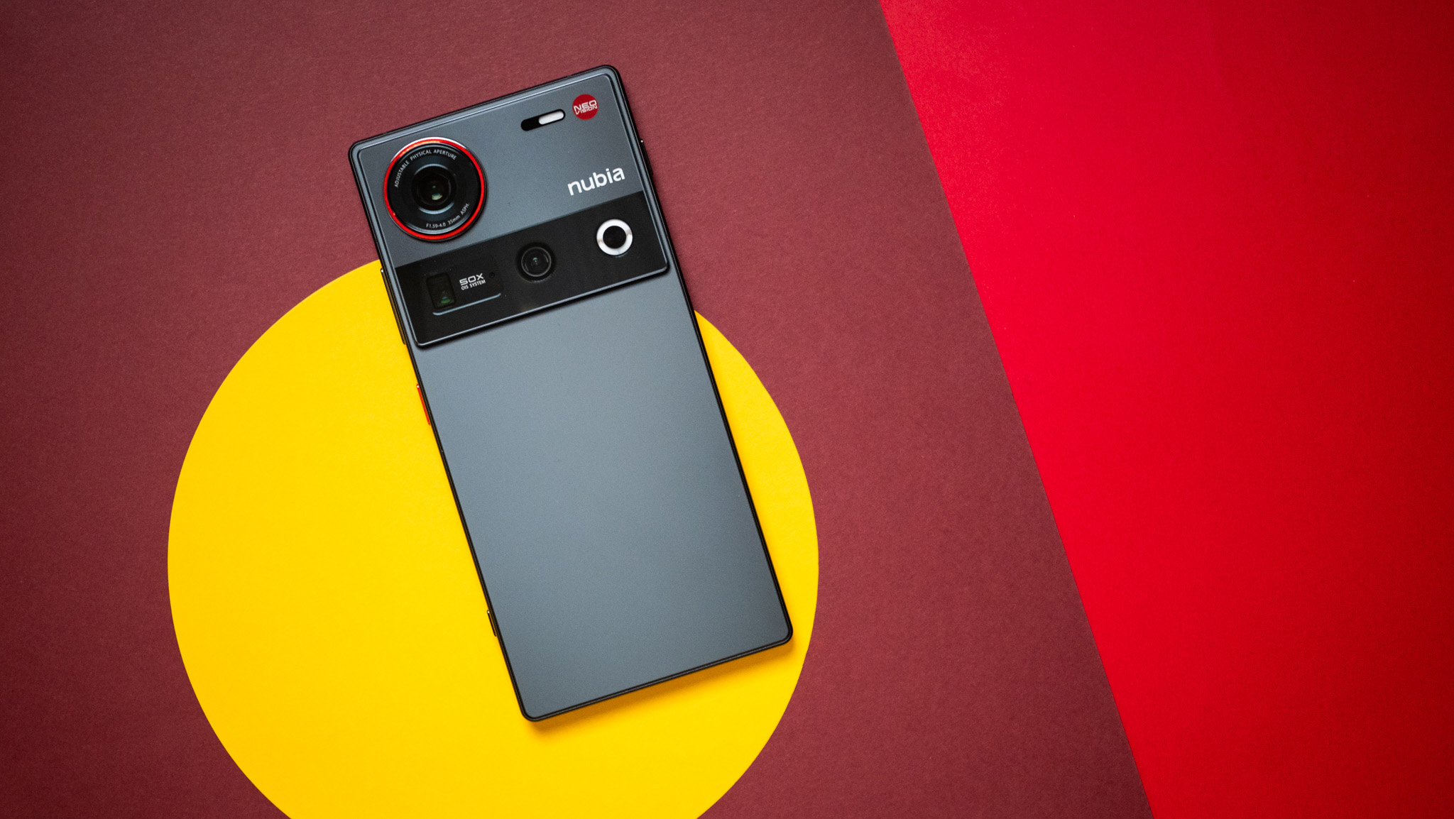 Recenze Nubia Z70 Ultra: Jedinečně odlišný telefon