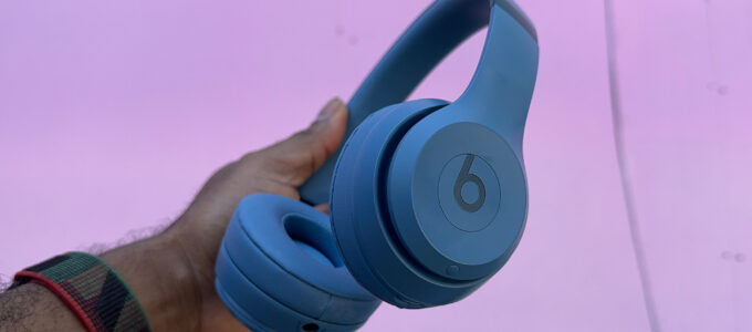 Amazon zlevnil bezdrátová sluchátka Beats Solo 4 o 35 %