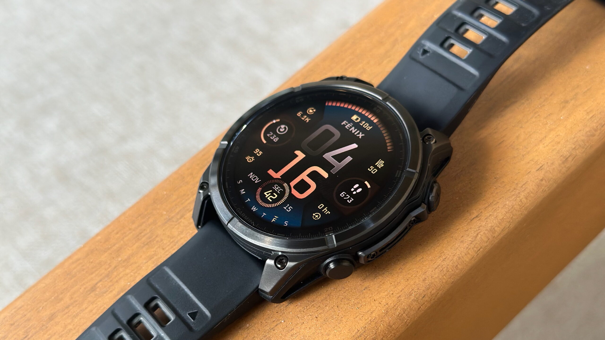 Garmin zvažuje zdražení hodinek a omezení nákladů