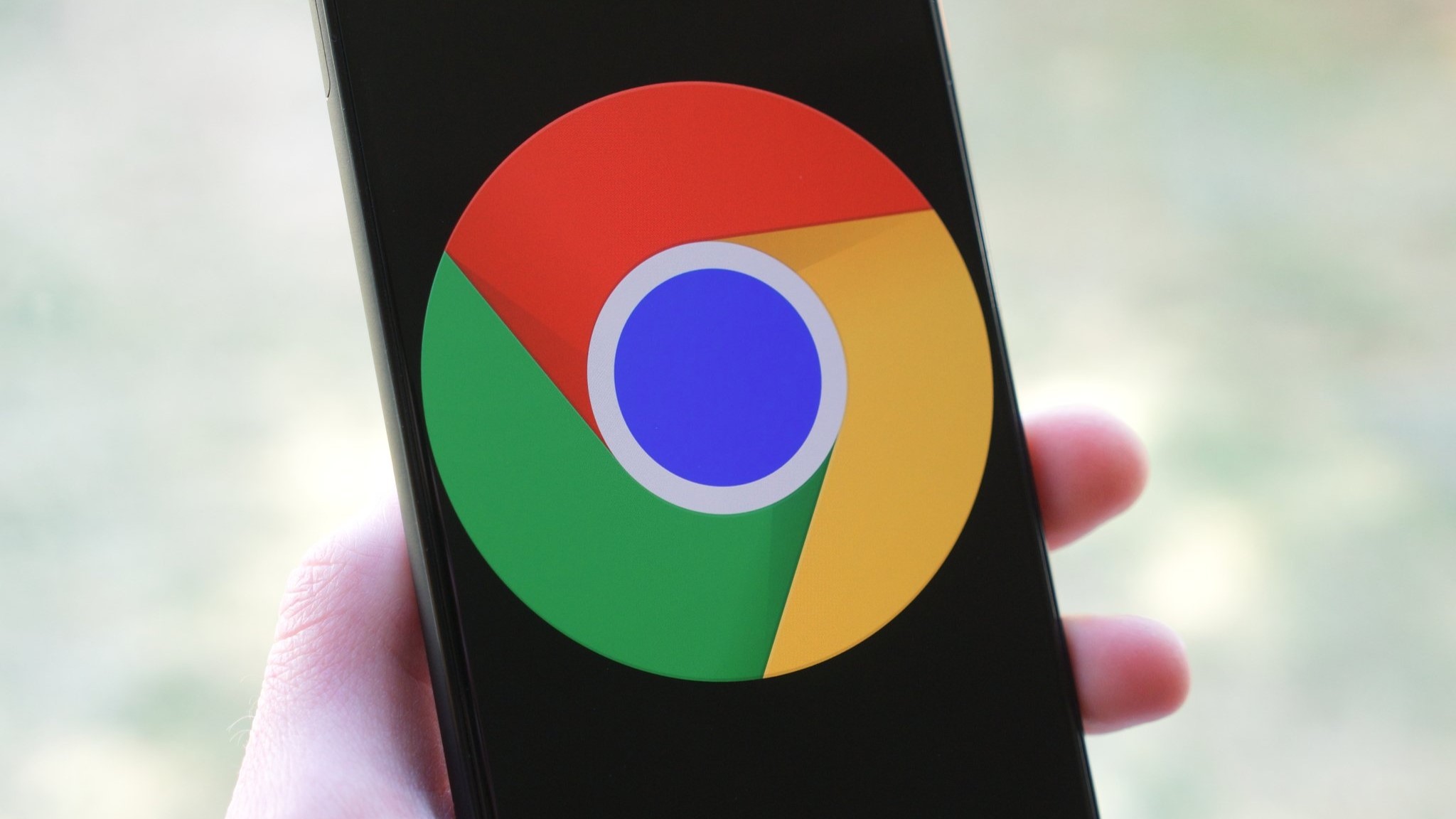 Gemini posiluje Chrome pro Android proti podvodům a spamu