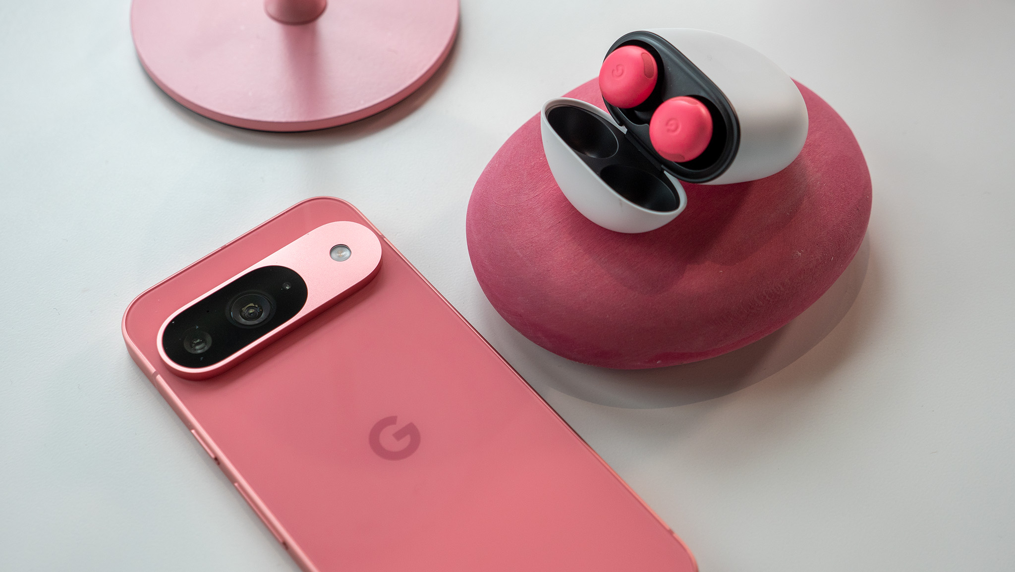 Google Pixel 9 v UK: Získejte zdarma Pixel Buds Pro 2