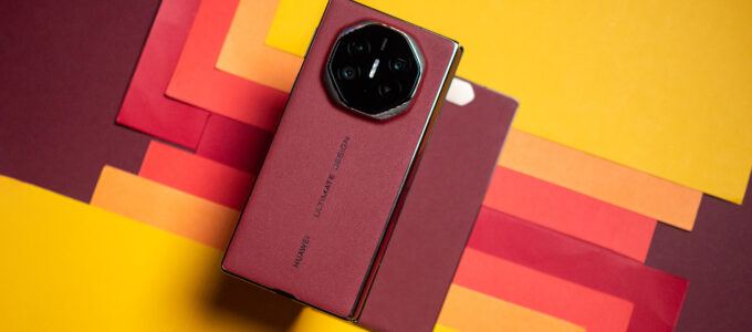 Huawei Mate XT: Fotoaparát, který překonává ostatní skládací telefony