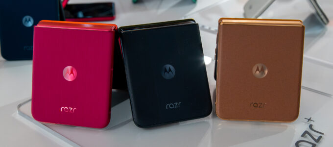 Kterou barvu Motorola Razr Plus 2025 si vybrat?