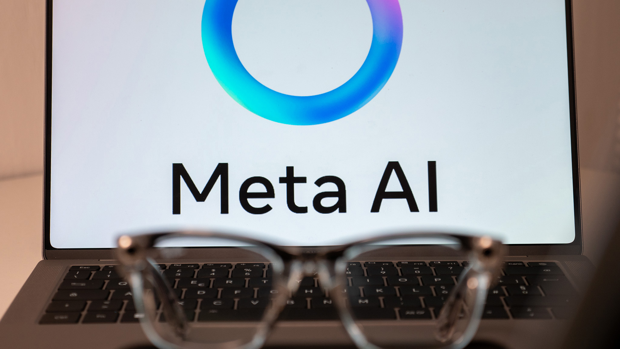 Meta v Q1 2025: AI prioritou, úspěch s Ray-Ban