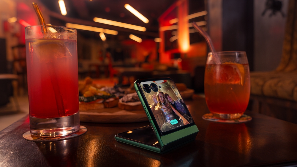 Motorola Razr 2025: Podporuje bezdrátové nabíjení Qi2?