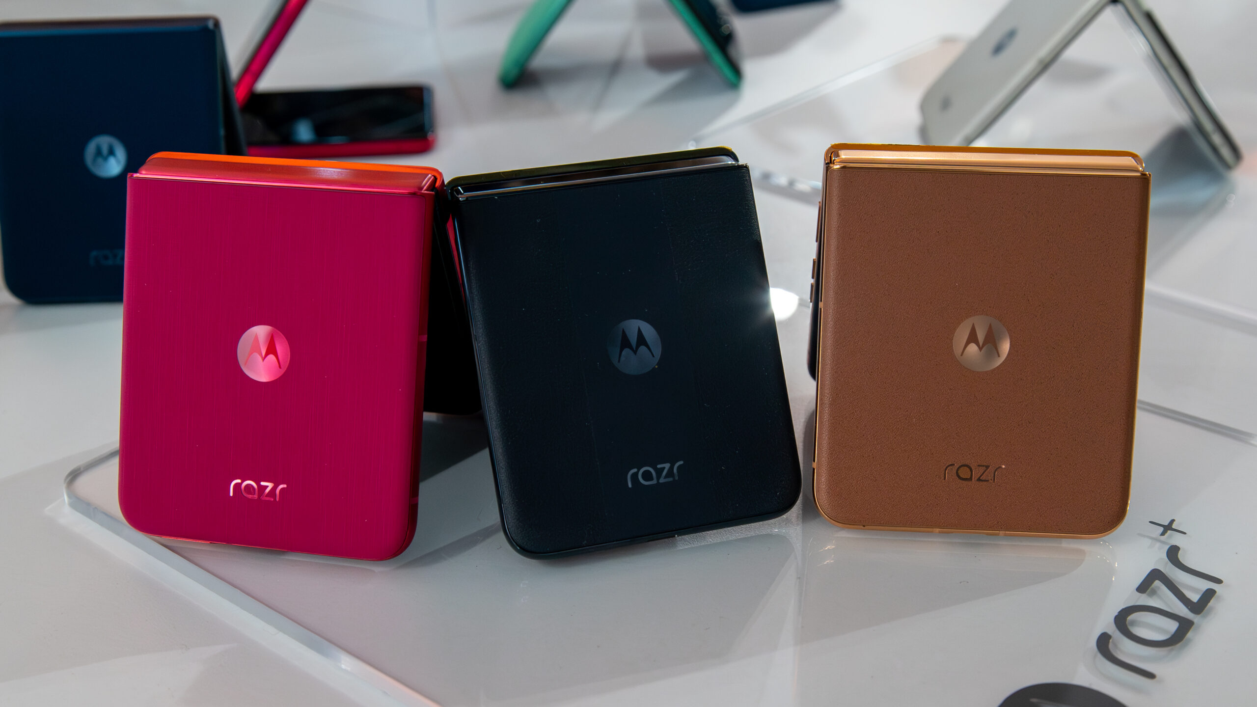 Motorola Razr Plus 2025 vs. 2024: Stejné, ale přece jiné