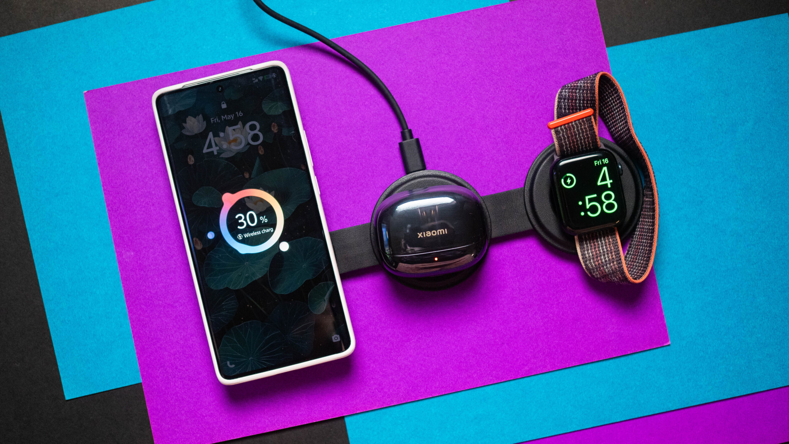 Nejlepší cestovní nabíječka: Satechi OntheGo 3-in-1 Qi 2
